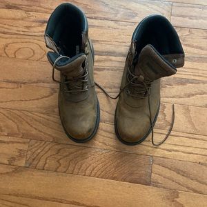 Brown leather steel toe work books. Worn only one week.